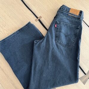 Levi's women’s black “Baggy Straight” size 27